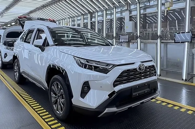 A partir de US$ 23.915, o novo Toyota RAV4 chega às lojas