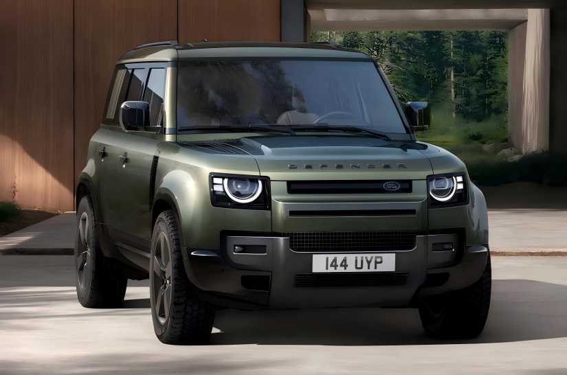 Ajustes de detalhes externos / Equipado com tela de controle central de 13,1 polegadas. Divulgadas imagens oficiais do novo Land Rover Defender.